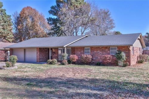 409 Harve St, Springdale, AR 72762-5009
