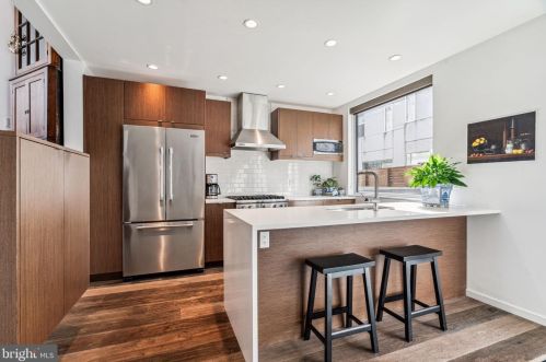 1114 Bodine St, Philadelphia PA  19147-5306 exterior