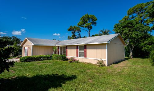 2410 Summit St, Fort Pierce FL  34984-5067 exterior