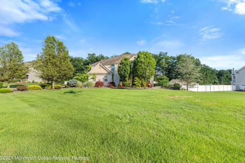 17 Greenwich Dr, Jackson Twp, NJ 08527-4878