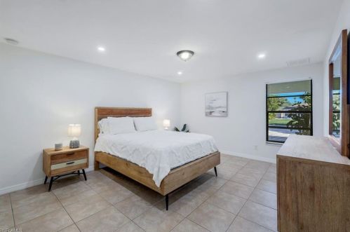 724 102 Ave, Naples FL 34108-3214 exterior