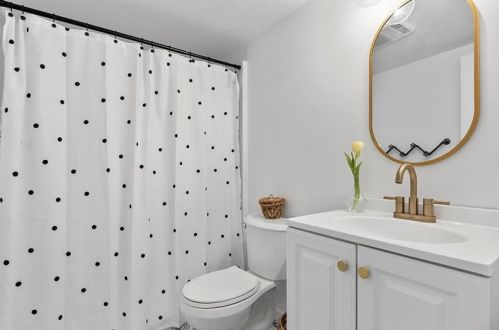 460 Duquesne Dr, Pittsburgh PA  15243-2046 exterior