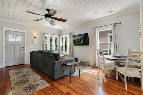 526 Flower St, Turlock CA 95380-4722 exterior