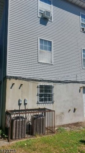 77 Berkshire Pl, Irvington NJ  07111-4050 exterior