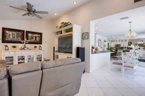 2414 30 Rd, Boca Raton FL 33431-6370 exterior