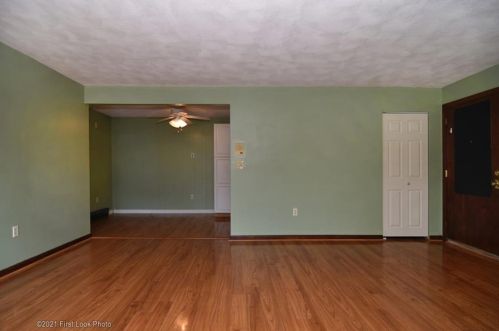 1560 Douglas Ave, Providence RI 02904-3858 exterior