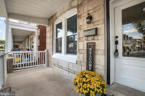 330 Oak St, Pottstown PA  19464-5357 exterior