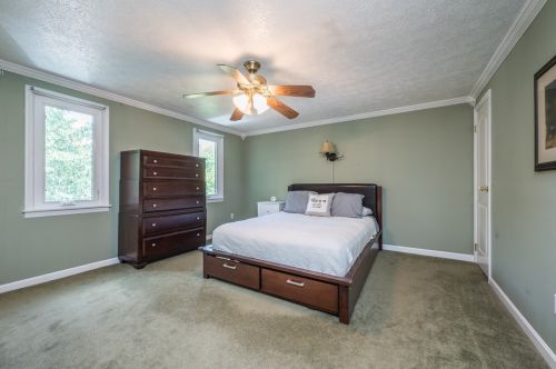 564 Sunset Dr, Pittsburgh PA  15228-2550 exterior