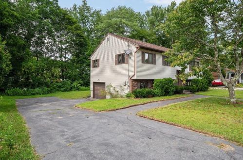 36 Lexington St, Woonsocket RI  02895-3714 exterior