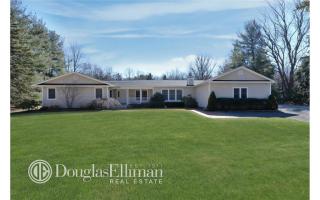 275 Laurel Ln, Syosset NY  11791-1909 exterior