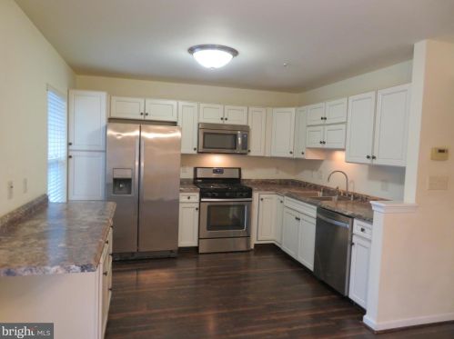 225 Foxmanor Ln, Glen Burnie MD 21061-6349 exterior