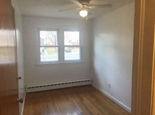 125 Sunrise Ter, Springfield MA 01119-2516 exterior