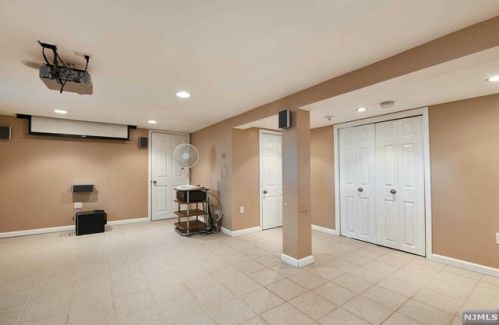 47 Kipp Ave, Hasbrouck Heights NJ 07604-1216 exterior