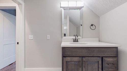 2501 Arc St, Saint Paul MN 55109-1918 exterior