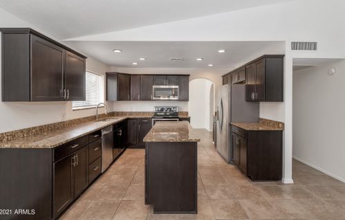 15221 5th St, Phoenix AZ  85022-3687 exterior