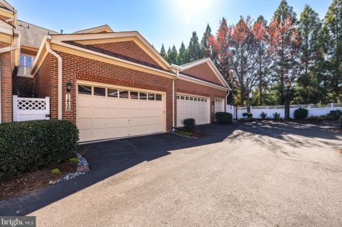 1456 Harvest Xing Dr, Mc Lean VA 22101-5651 exterior