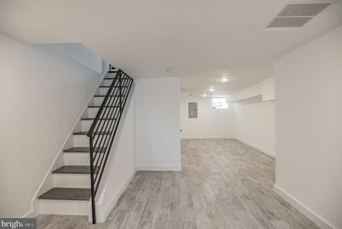 5809 Ditman St, Philadelphia PA 19135-4043 exterior