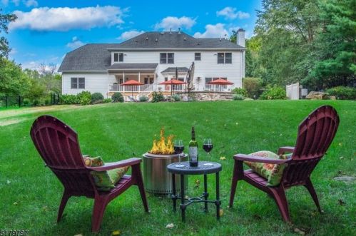 6 Cornell Dr, Dover NJ 07869-3537 exterior