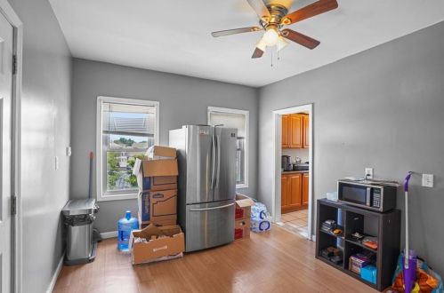 18 Daniel Ave, Providence RI 02909-4714 exterior