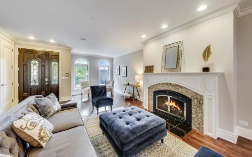 1542 Oakdale Ave, Chicago IL 60657-4024 exterior