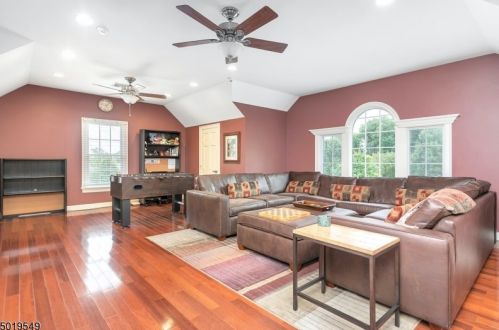 3 Park Rdg Ct, Chester NJ 07930-3016 exterior