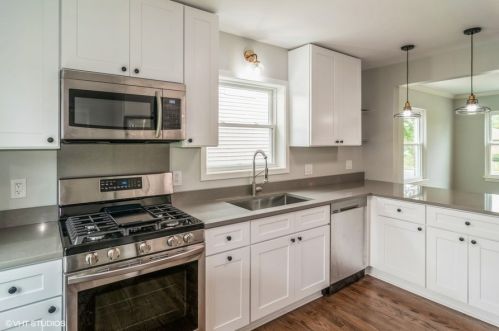 1105 9 Ave, Broadview IL 60153-1331 exterior