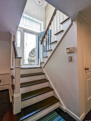 12 Kenswick Ln, Huntington Station NY 11746-2805 exterior