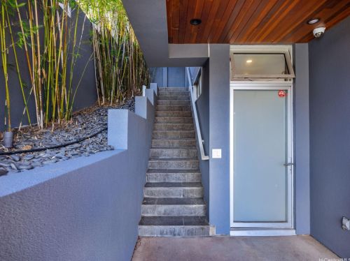 1538 Pele St, Honolulu HI 96813-2010 exterior