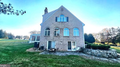 17815 Fraley Farm Rd, Rockville MD 20855-1664 exterior