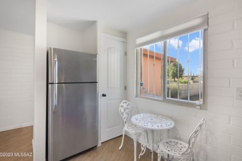 5985 9th Ave, Tucson AZ  85706-4001 exterior