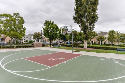 15205 Calverton Way, Tustin CA 92782-1737 exterior