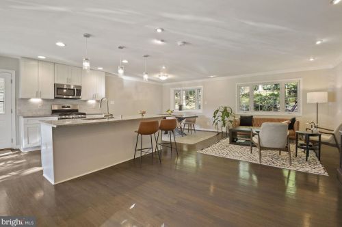 11512 Karen Dr, Rockville MD  20854-3149 exterior