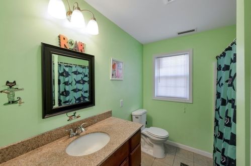 77 Laurence St, Springfield MA 01104-2609 exterior