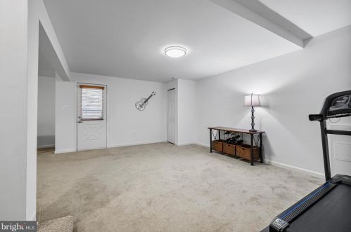 11207 Pavilion Club Ct, Herndon VA exterior