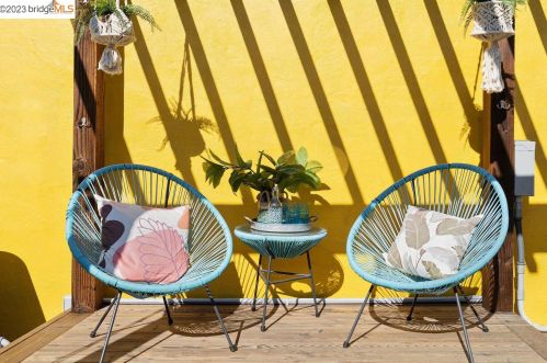 1221 Blake St, Berkeley CA 94702-2014 exterior