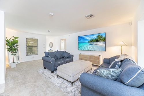 2983 Binnacle Dr, Naples, FL 34103-4463