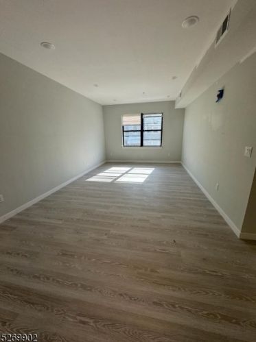 127 16th Ave, Paterson, NJ 07501-2330