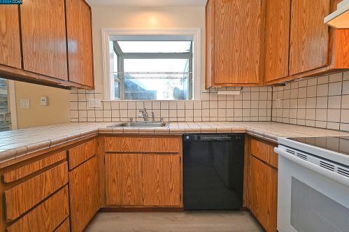 3605 Northwood Dr, Concord CA  94520-4590 exterior