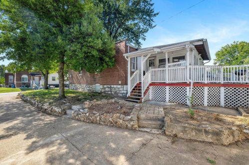 4935 Hummelsheim Ave, Saint Louis MO 63123-4710 exterior