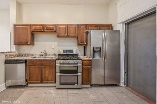 5327 Michigan Ave, Chicago IL 60615-4625 exterior