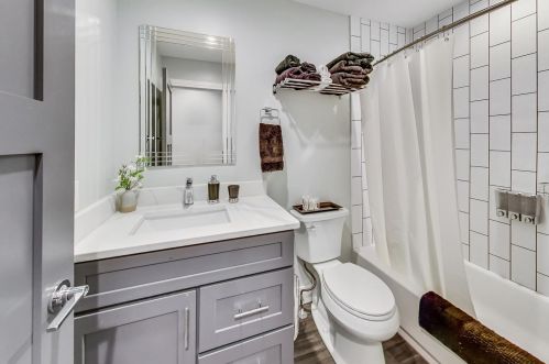 1719 17th St, Chicago IL  60608-1909 exterior