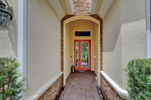 9800 Nuova Way, Fort Pierce FL 34986-2825 exterior