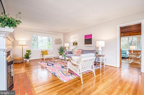 1918 Pagebrook Rd, Silver Spring, MD 20903-1232