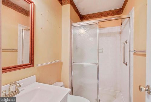 7825 Muirfield Ct, Rockville MD 20854-4078 exterior