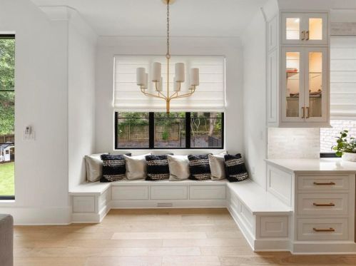 4736 Lk Forrest Dr, Atlanta GA 30342-2217 exterior