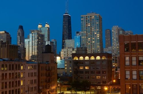 351 Huron St, Chicago IL  60654-3614 exterior