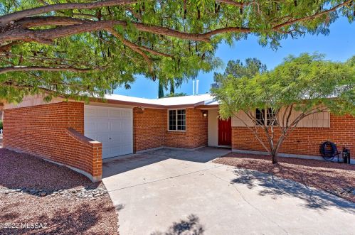 1832 Augusta Cir, Tucson AZ  85710-7225 exterior