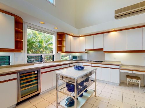 1994 Alaeloa St, Honolulu HI 96821-1021 exterior