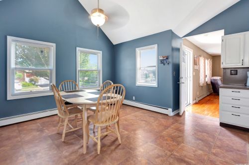 611 Bermuda Rd, Babylon NY 11704-7428 exterior