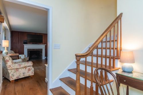 1317 Floral Dr, Kalamazoo, MI 49008-2809